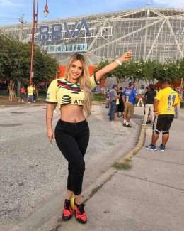 Analy Bazan video y fotos de la hermosa seguidora del América
