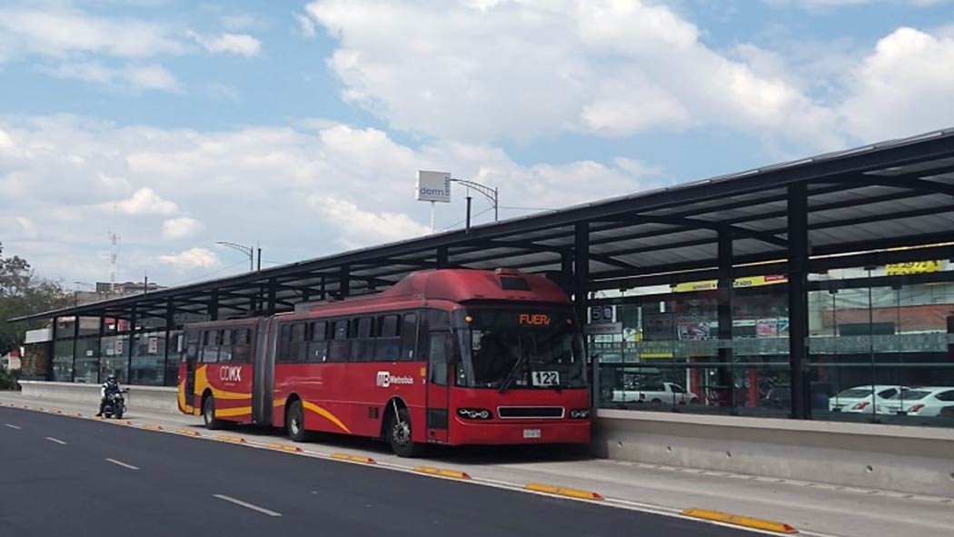 La jefa de Gobierno, Claudia Sheinbaum, anunció que la ampliación de la Línea 5 del Metrobús sí continuará hasta la alcaldía Xochimilco, cruzará por Coyoacán y Tlalpan, y dijo que se espera concluir al finalizar el 2019.