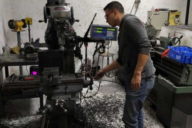 Los ventiladores en el mercado tienen diferentes precios pero rondan entre 30 ,000 y 40,000 dólares por unidad. Existen versiones más baratas, de alrededor de 400 euros, que son ventiladores asistidos por fuerza neumática o por un compresor de aire. Los ventiladores en el mercado tienen diferentes precios pero rondan entre 30 ,000 y 40,000 dólares por unidad. Existen versiones más baratas, de alrededor de 400 euros, que son ventiladores asistidos por fuerza neumática o por un compresor de aire.