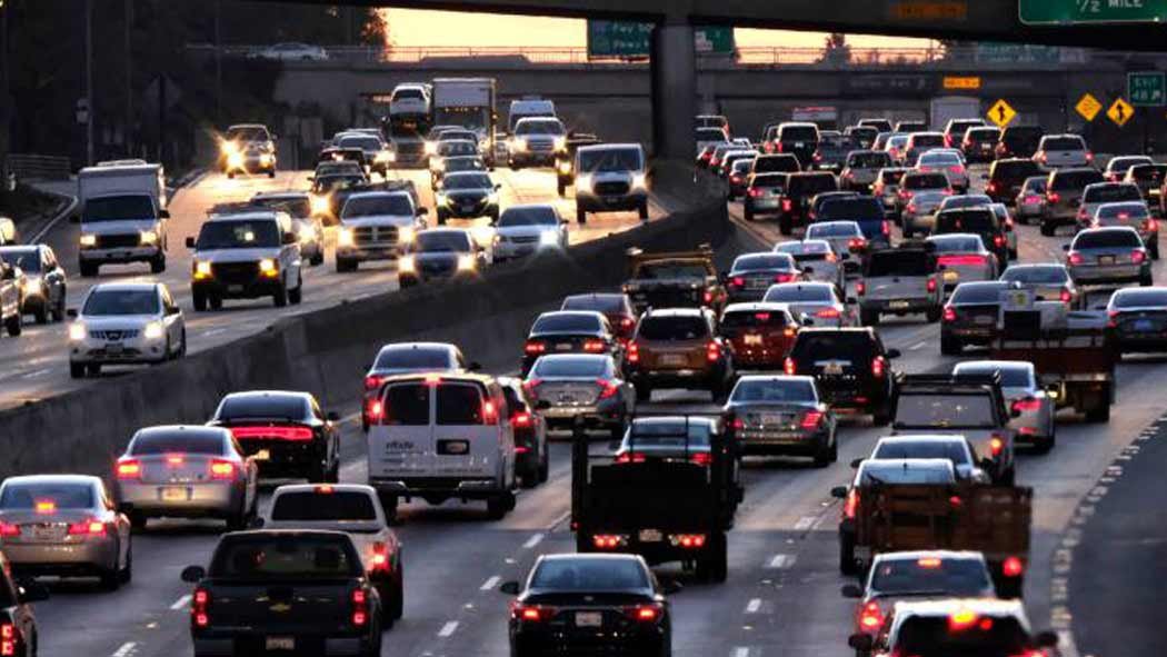 Aplicado en la Ciudad de México, el programa Hoy No Circula se aplicará en Pachuca y la zona metropolitana de Hidalgo, además de que se anunció que sólo se podrá circular con máximo dos personas por vehículo. Aplicado en la Ciudad de México, el programa Hoy No Circula se aplicará en Pachuca y la zona metropolitana de Hidalgo, además de que se anunció que sólo se podrá circular con máximo dos personas por vehículo.