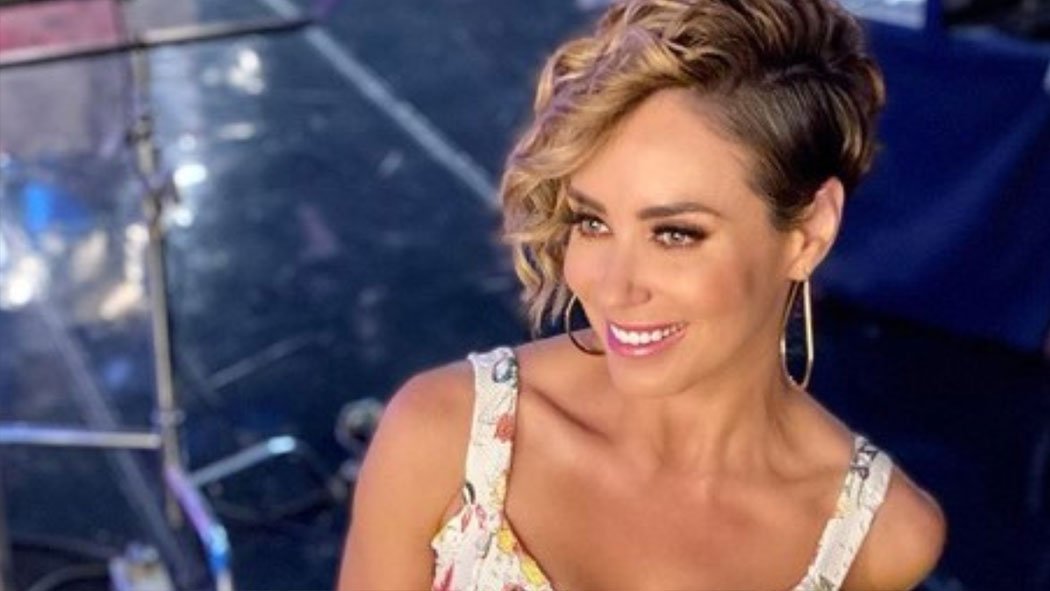 Una revista publicó que el esposo de Carmen Muñoz le era infiel y que la maltrataba, por esta razón la conductora de "Enamorándonos" desmintió dichas acusaciones. https://www.milenio.com/espectaculos/famosos/carmen-munoz-desmiente-esposo-infiel-maltrate