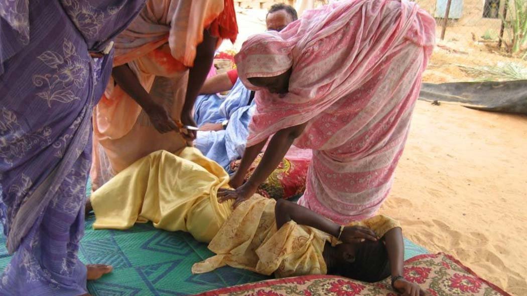 Este viernes se conoció que en Sudán (África del Norte) se penalizó la mutilación genital femenina. Gracias a esta decisión, las personas que cometan dicha práctica podrían pagar hasta tres años de cárcel. 