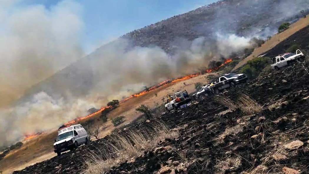 Pepe Aguilar está viviendo momentos de angustia, pues este fin de semana ocurrió un incendio en una de sus propiedades aparentemente ubicadas en México.