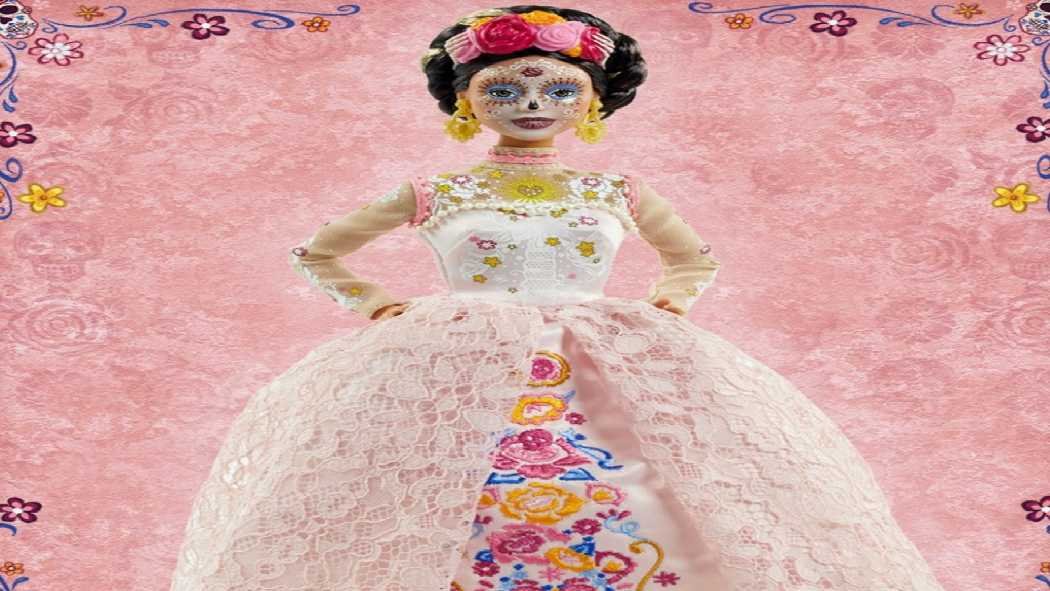 La nueva muñeca de Mattel con adornos típicos del festejo mexicano ha despertado críticas de que es una apropriación cultural indebida