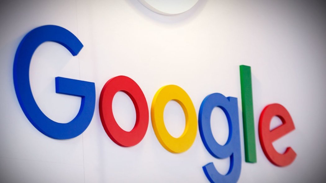 El sitio Android Police, citando reportes en los foros oficiales de Google y en el sitio de comunidades Reddit, revela que desde mayo existen reportes de unidades de estos celulares que sufren de hinchazón en la batería.