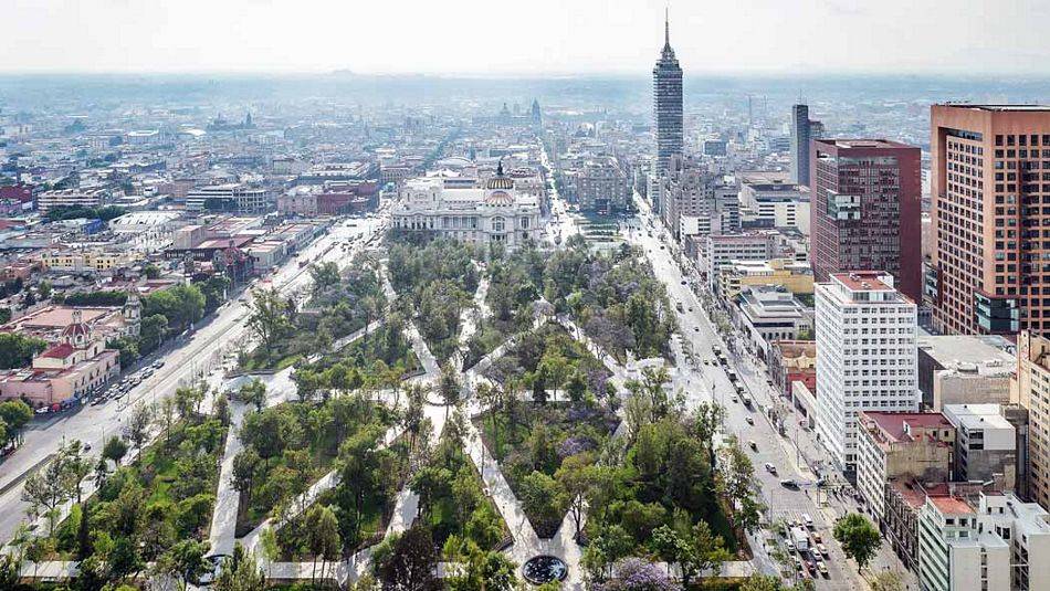 La Alameda Central es un parque público del Centro Histórico de la Ciudad de México y por su antigüedad, la cual data del año 1592, se clasifica como el más antiguo jardín público de México y de América.