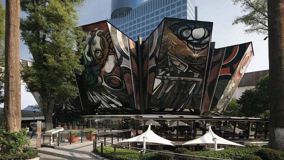 Polyforum Cultural Siqueiros, instalación cultural, política y social