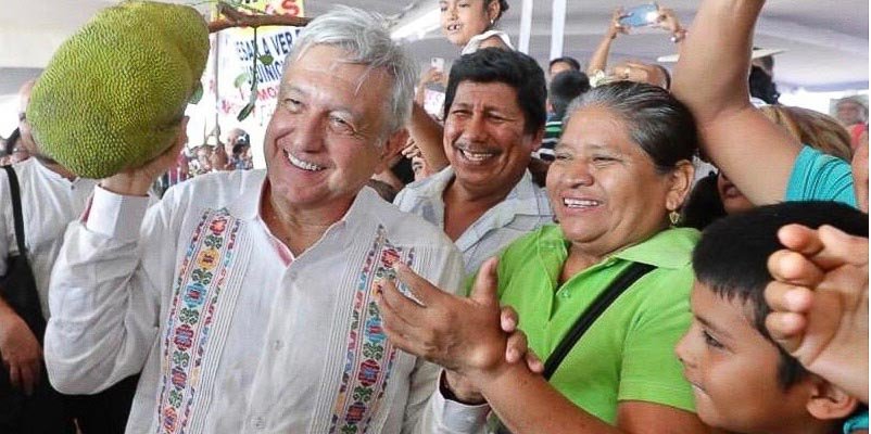 AMLO detalló que para fortalecer la economía a partir de esta semana adultos mayores, recibirán pensión adelantada. Son dos bimestres: 5 mil 340 pesos