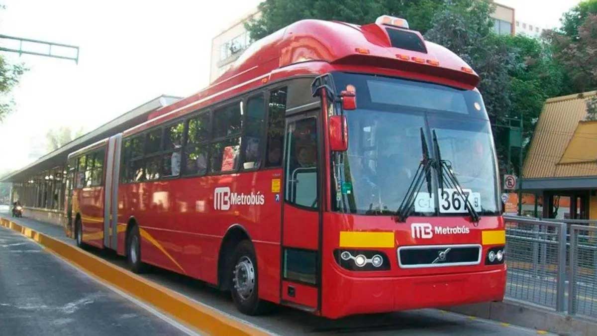 Tras la publicación realizada por el Metrobús de la Ciudad de México, el director general, Roberto Capuano, aclaró que el servicio de transporte no se verá afectado pese a la contingencia por COVID-19.
