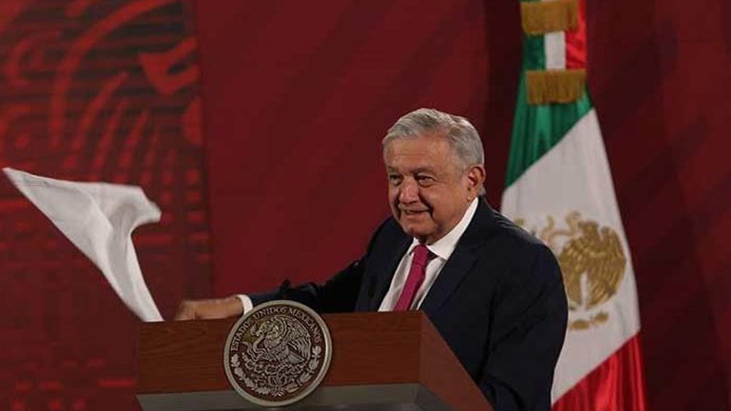 Al ser cuestionado sobre si el tema del coronavirus era su mayor desafía el en gobierno, AMLO que “no, yo estoy preparado para enfrentar desafíos, llevo años enfrentando adversidades”. Al ser cuestionado sobre si el tema del coronavirus era su mayor desafía el en gobierno, AMLO que “no, yo estoy preparado para enfrentar desafíos, llevo años enfrentando adversidades”.
