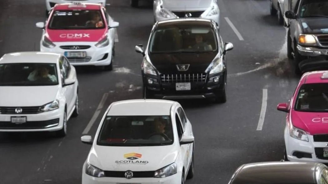 De acuerdo a las nuevas medidas para evitar propagar el coronavirus, recuerda que se ha implementado el Hoy No Circula hasta nuevo aviso, por lo que no debes olvidar que todos los autos no circulan una vez al día de acuerdo a tu engomado y tu terminación de placas. Que no se te pase el día que te toca. De acuerdo a las nuevas medidas para evitar propagar el coronavirus, recuerda que se ha implementado el Hoy No Circula hasta nuevo aviso, por lo que no debes olvidar que todos los autos no circulan una vez al día de acuerdo a tu engomado y tu terminación de placas. Que no se te pase el día que te toca.