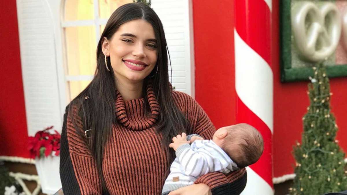 "Tengo a mi familia lejos, y al no saber lo que va a suceder, el miedo a que le pase algo a un ser querido y no tener la posibilidad de viajar, es complejo", confesó cuando le preguntaron si había llorado en los últimos días. "Tengo a mi familia lejos, y al no saber lo que va a suceder, el miedo a que le pase algo a un ser querido y no tener la posibilidad de viajar, es complejo", confesó cuando le preguntaron si había llorado en los últimos días.