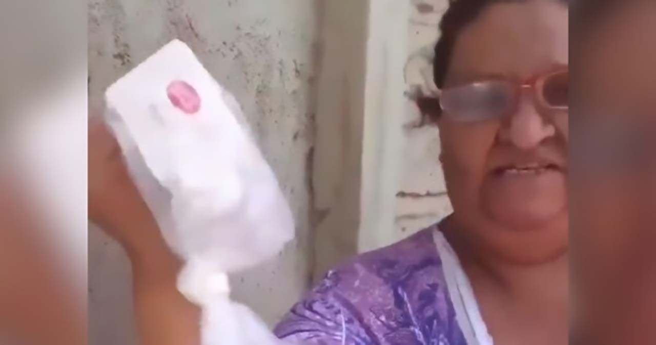 En redes sociales se volvió viral una mujer, presuntamente centroamericana, por renegar de una despensa mexicana donde le dieron jabón Zote, el cual consideró que era 