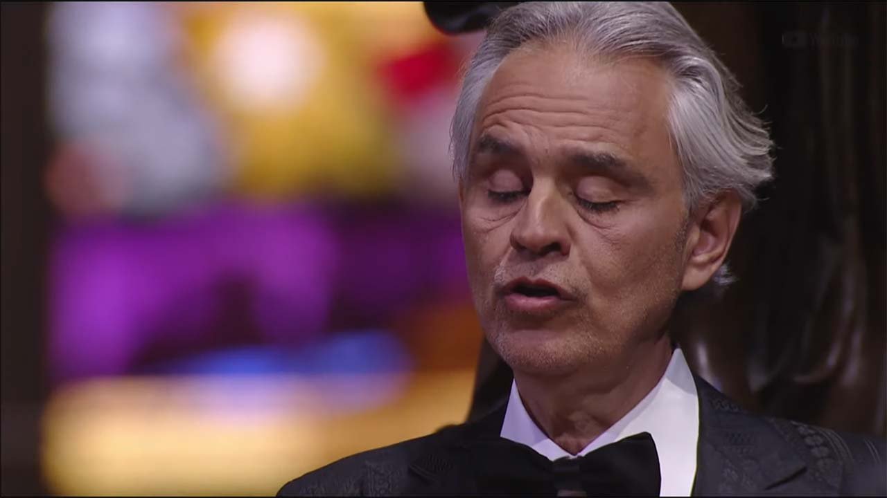 El tenor italiano Andrea Bocelli elevó este domingo de Pascua una “plegaria” musical desde la Catedral de Milán, con la que, según explicó en una entrevista con Efe, pidió “por el don de la fe y la esperanza” de la humanidad, no solo durante la actual pandemia del coronavirus, sino para lo que viene después.