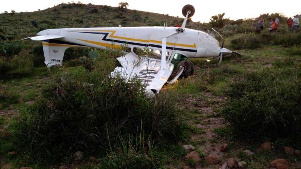 Se desploma avioneta en un cerro al sur de la capital potosina