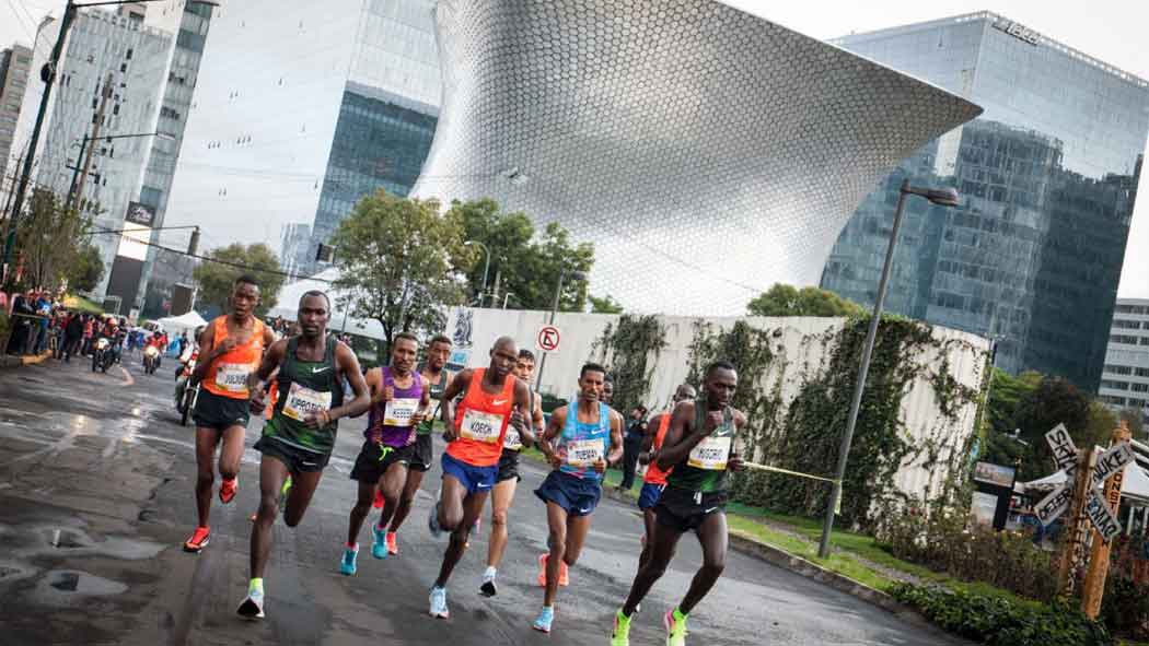 El Gobierno de la Ciudad de México informó este miércoles que este año no se llevarán a cabo el Maratón Internacional ni el Medio Maratón de la capital, pues la emergencia sanitaria activada por la enfermedad COVID-19 aún persiste.