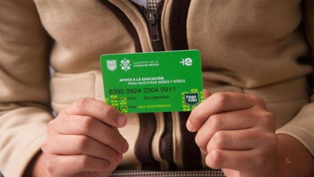 El Gobierno de la Ciudad de México implementó el programa “Mi Beca para Empezar” en el 2019 para apoyar a los niños de primaria y secundaria con un apoyo económico para alguna necesidad. El Gobierno de la Ciudad de México implementó el programa “Mi Beca para Empezar” en el 2019 para apoyar a los niños de primaria y secundaria con un apoyo económico para alguna necesidad.