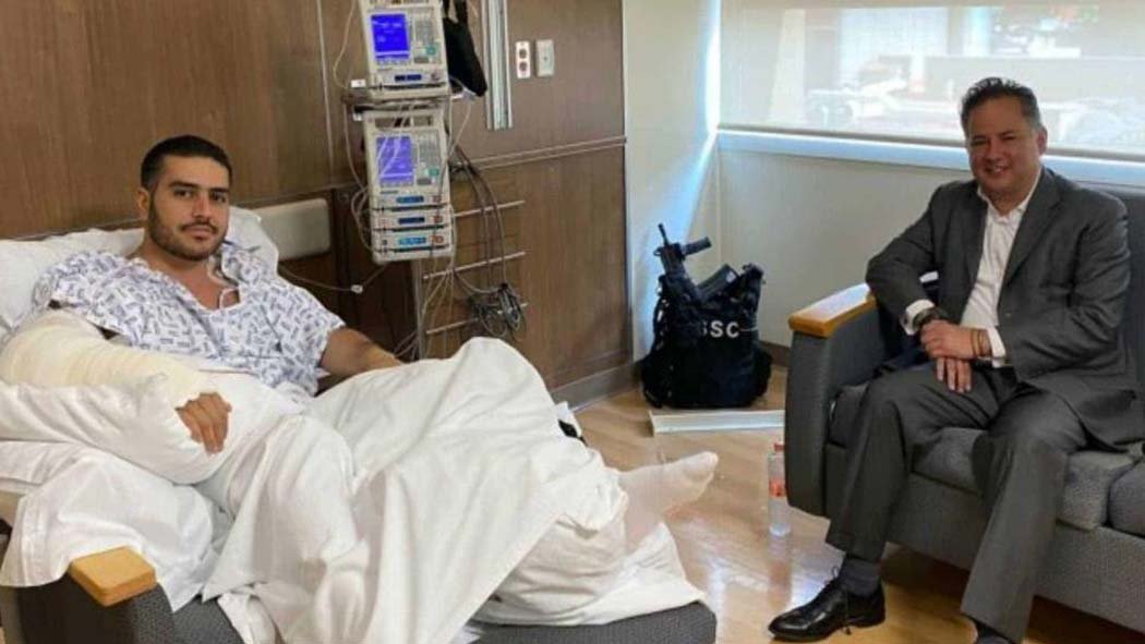 Omar García Harfuch, secretario de Seguridad Ciudadana, informó este lunes en Twitter que fue dado de alta del hospital después del atentado que sufrió el pasado 26 de junio en la colonia Lomas de Chapultepec. Omar García Harfuch, secretario de Seguridad Ciudadana, informó este lunes en Twitter que fue dado de alta del hospital después del atentado que sufrió el pasado 26 de junio en la colonia Lomas de Chapultepec.