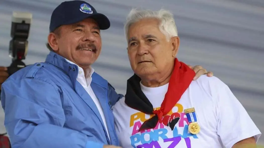 El excomandante guerrillero, Edén Pastora, murió esta tarde de sábado víctima de complicaciones en su salud y bajo sospecha de haber sido afectado por el covid-19, revelaron fuentes confiables desde Managua.