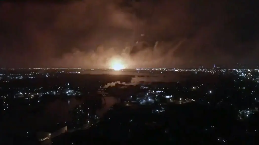 Informan que el destello fue producido por la explosión de un tanque de gas industrial, ubicado en las afueras de un sitio de defensa militar en la localidad de Parchin.