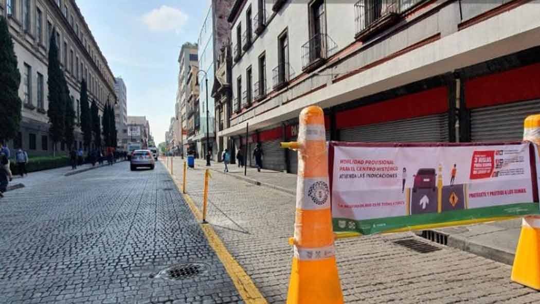 A partir de este martes, los negocios del Centro Histórico de la Ciudad de México comenzarán a operar al 50 por ciento de su capacidad y se habilitarán calles exclusivamente peatonales en la zona. A partir de este martes, los negocios del Centro Histórico de la Ciudad de México comenzarán a operar al 50 por ciento de su capacidad y se habilitarán calles exclusivamente peatonales en la zona.