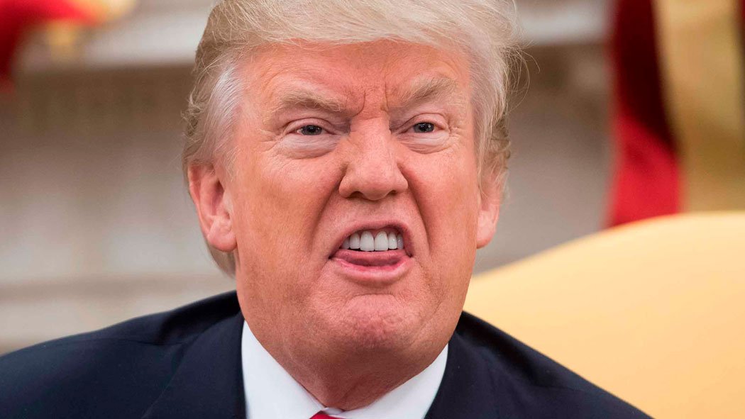 El presidente Donald Trump está siendo baneado en redes sociales