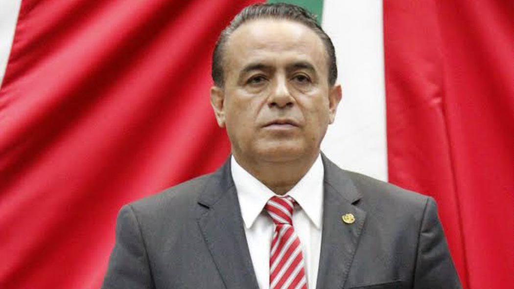 El exsecretario de Gobierno de Michoacán Pascual Sigala Páez falleció dos meses después de dejar el cargo por enfermedad, confirmó el gobernador Silvano Aureoles.