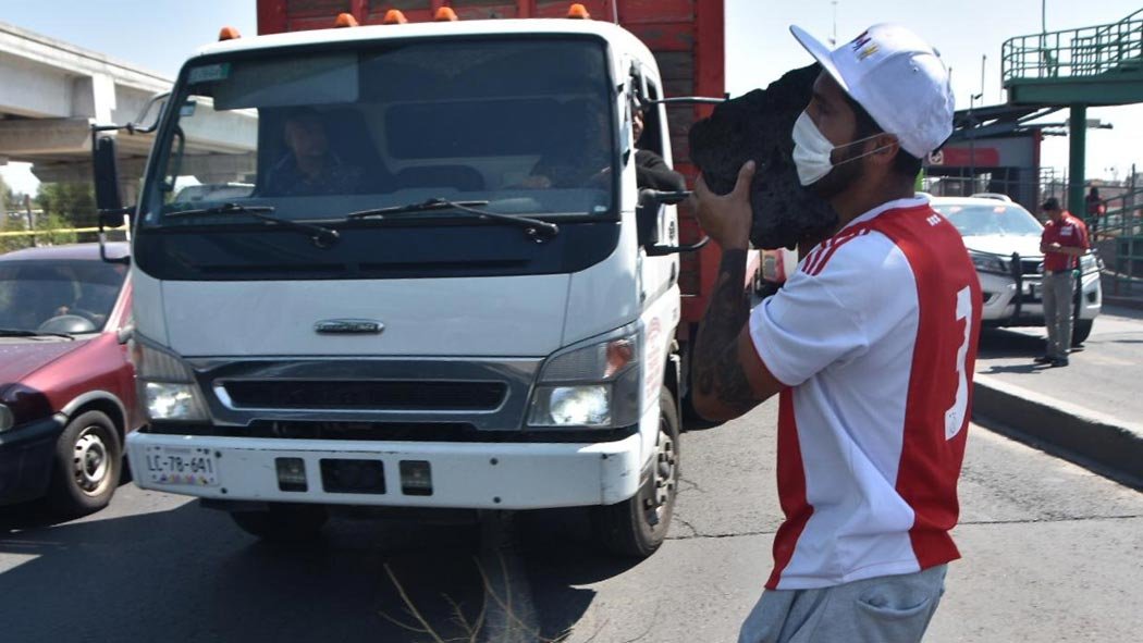 Familiares de pacientes del Hospital Las Américas bloquean Ave.Central