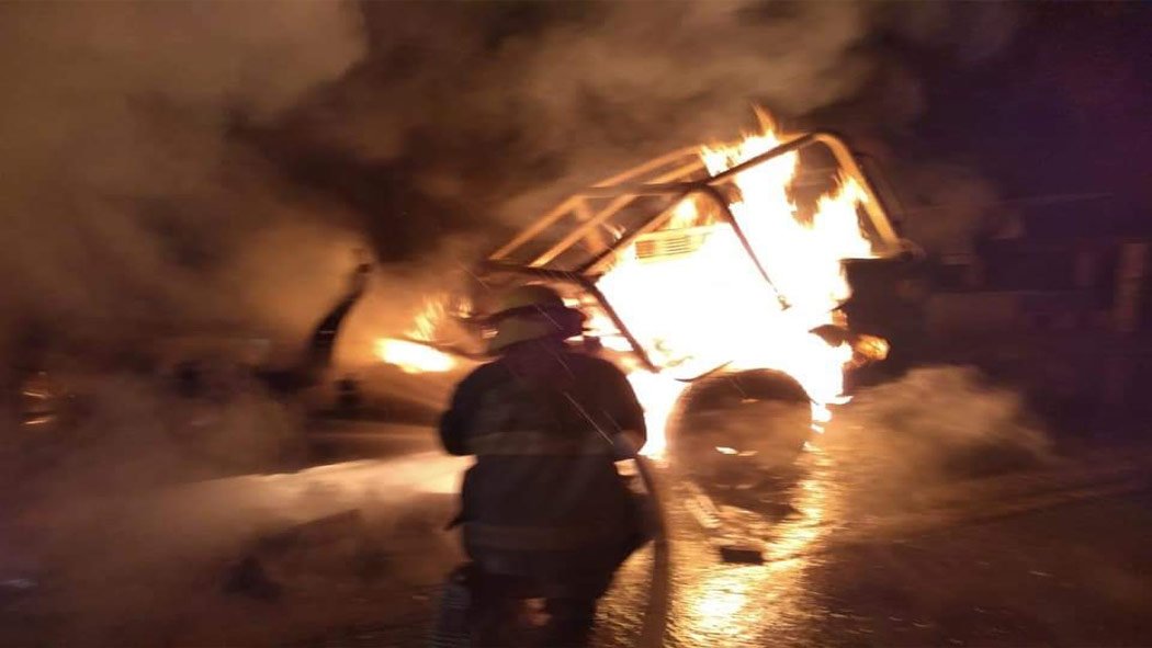 Se incendia patrulla de Policía Estatal en Estanzuela, Emiliano Zapata