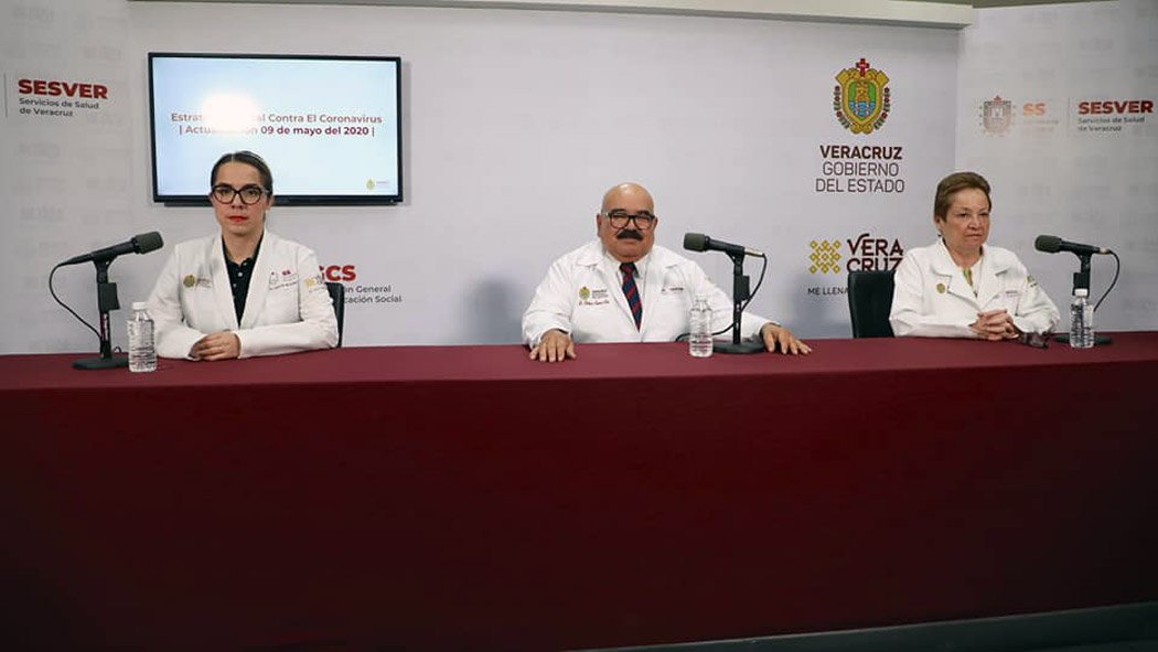 El número de positivos es mil 157 en 90 demarcaciones: Veracruz 449, Coatzacoalcos 168, Poza Rica 85, Boca del Río 77, Minatitlán 36, Xalapa 23, Cosoleacaque 21, Córdoba 15; Alvarado, Orizaba y Tuxpan 14; Medellín 13, Papantla 12, Tierra Blanca 11, Fortín y San Andrés Tuxtla 10, Cosamaloapan 9; Martínez de la Torre, Misantla, Santiago Tuxtla y Tihuatlán 7; Acayucan, Coatzintla, Emiliano Zapata, Ixtaczoquitlán y Nanchital 6; Agua Dulce, Cerro Azul, Jáltipan y Perote 5; Amatlán de los Reyes, La Antigua, Ayahualulco, José Azueta y Tlacotalpan 4; Ángel R. Cabada, Cazones, Coatepec, Cuitláhuac y Mariano Escobedo 3. El número de positivos es mil 157 en 90 demarcaciones: Veracruz 449, Coatzacoalcos 168, Poza Rica 85, Boca del Río 77, Minatitlán 36, Xalapa 23, Cosoleacaque 21, Córdoba 15; Alvarado, Orizaba y Tuxpan 14; Medellín 13, Papantla 12, Tierra Blanca 11, Fortín y San Andrés Tuxtla 10, Cosamaloapan 9; Martínez de la Torre, Misantla, Santiago Tuxtla y Tihuatlán 7; Acayucan, Coatzintla, Emiliano Zapata, Ixtaczoquitlán y Nanchital 6; Agua Dulce, Cerro Azul, Jáltipan y Perote 5; Amatlán de los Reyes, La Antigua, Ayahualulco, José Azueta y Tlacotalpan 4; Ángel R. Cabada, Cazones, Coatepec, Cuitláhuac y Mariano Escobedo 3.