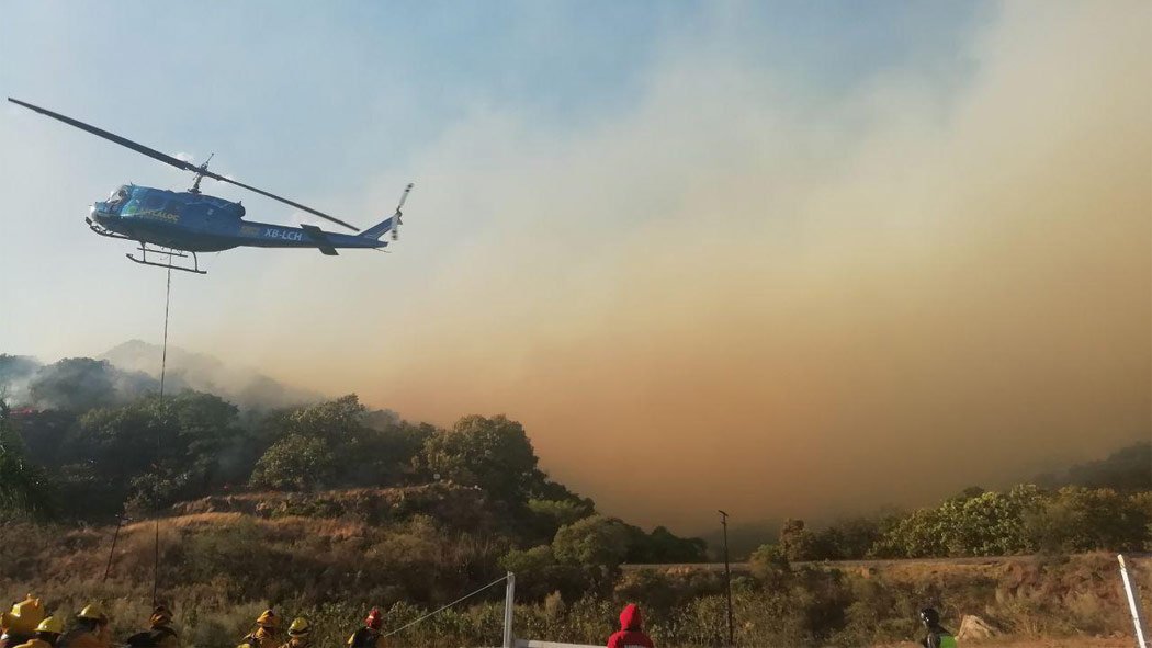 Desde las 17:00 horas, un total de 85 elementos de brigadas de CONAFOR (Comisión Nacional Forestal), Semadet, Protección Civil de Zapopan y del municipio de Tala combaten un incendio en el paraje Los Charcos en el municipio de Zapopan, con el apoyo de los helicópteros Cuautli, Tláloc y Witari. También se preparan para apoyar en el combate el equipo aéreo Palomo y Halcón. Se instaló un centro de mando en coordinación con los tres órdenes de gobierno para la atención del incendio. Desde las 17:00 horas, un total de 85 elementos de brigadas de CONAFOR (Comisión Nacional Forestal), Semadet, Protección Civil de Zapopan y del municipio de Tala combaten un incendio en el paraje Los Charcos en el municipio de Zapopan, con el apoyo de los helicópteros Cuautli, Tláloc y Witari. También se preparan para apoyar en el combate el equipo aéreo Palomo y Halcón. Se instaló un centro de mando en coordinación con los tres órdenes de gobierno para la atención del incendio.