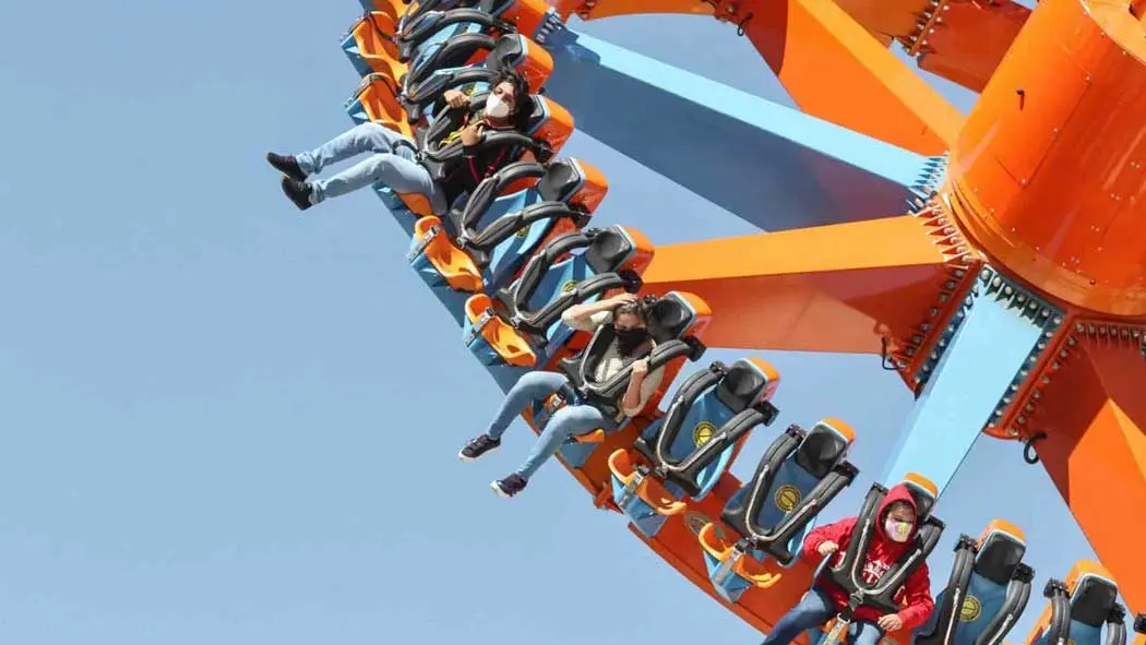 Six Flags aclaró que un visitante de 18 años no murió en el parque de diversiones, la compañía señaló que el visitante se lesionó en el juego mecánico “tambores giratorios” y se encuentra estable.