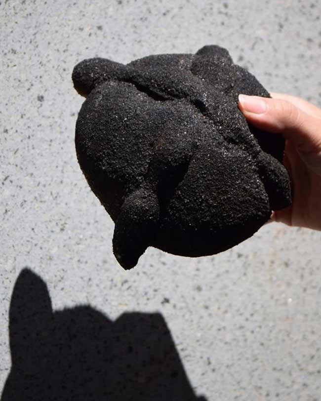 Pan de muerto negro