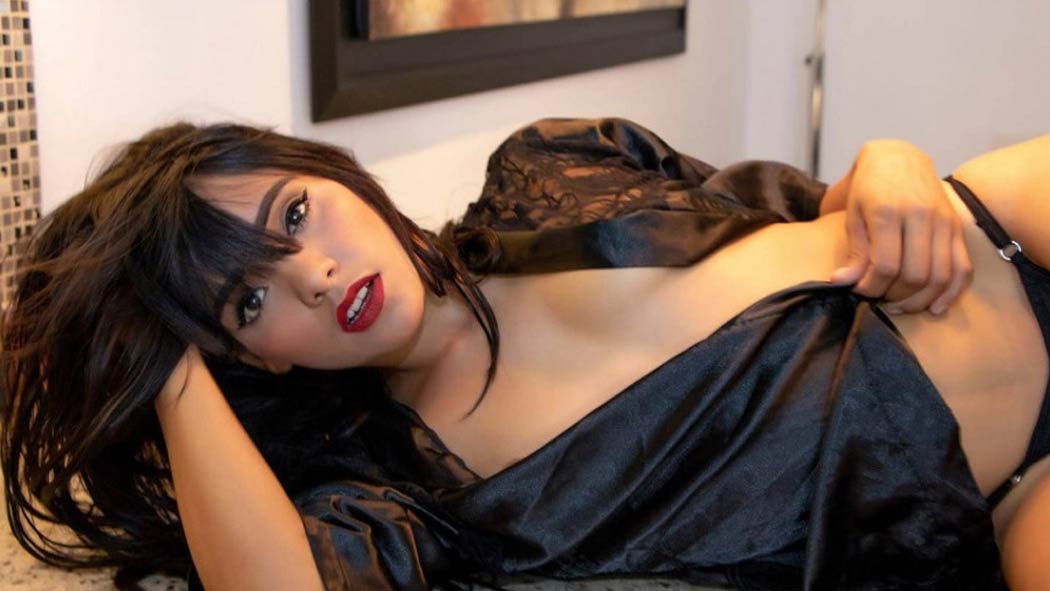 Video Annie Sexteen actriz porno se desnuda por la inseguridad Puebla
