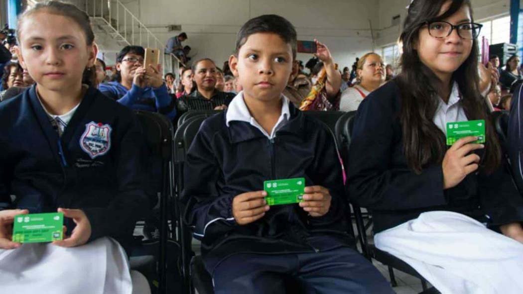 El Fideicomiso Educación Garantizada (FIDEGAR), informó que este miércoles se realiza el primer depósito del programa Mi Beca para Empezar para estudiantes de educación básica de escuelas públicas de la Ciudad de México. El Fideicomiso Educación Garantizada (FIDEGAR), informó que este miércoles se realiza el primer depósito del programa Mi Beca para Empezar para estudiantes de educación básica de escuelas públicas de la Ciudad de México.