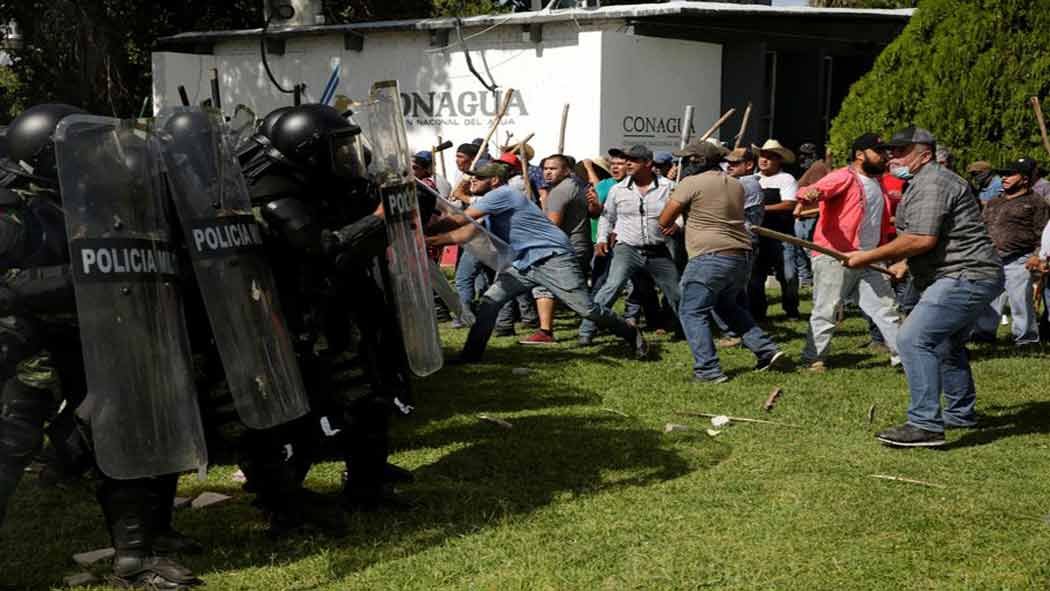 La Guardia Nacional informó que, la noche del martes, personal de la corporación repelió una agresión en Delicias, Chihuahua, tras el enfrentamiento en la presa La Boquilla, en donde resultaron dos personas muertas. La Guardia Nacional informó que, la noche del martes, personal de la corporación repelió una agresión en Delicias, Chihuahua, tras el enfrentamiento en la presa La Boquilla, en donde resultaron dos personas muertas.