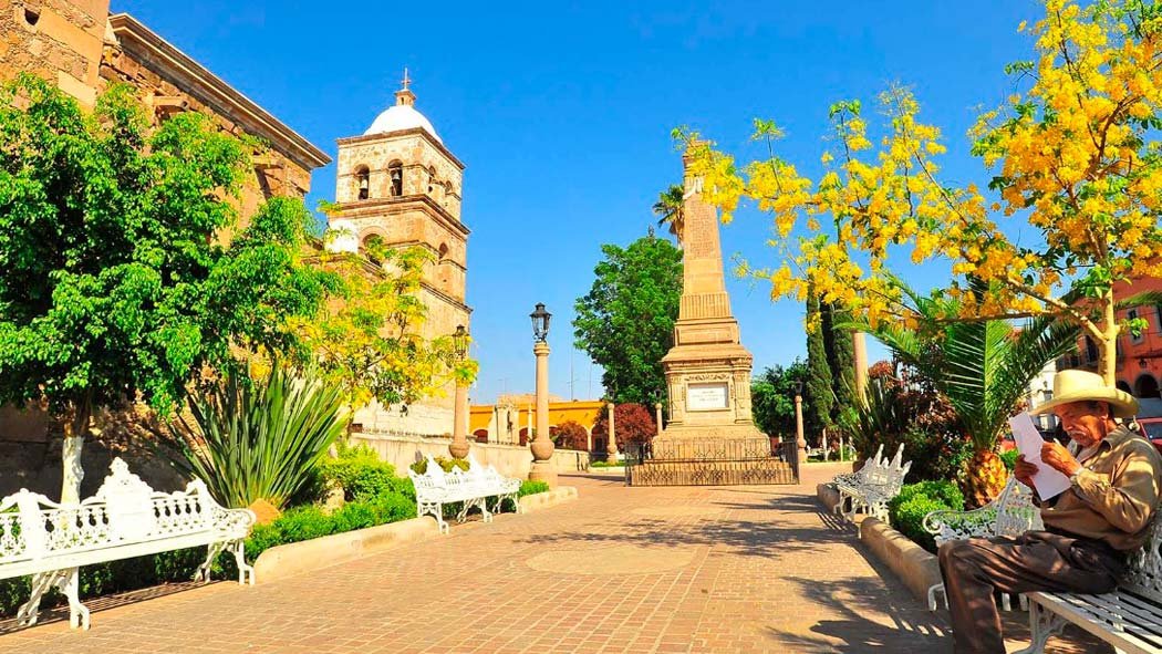 Ubicado en el extremo sur de Zacatecas, Nochistlán es un Pueblo Mágico que invita a descubrir sus múltiples tesoros coloniales. Entre cerros con nopaleras, los españoles fundaron aquí la primera Guadalajara en 1532, donde solo permaneció un año.