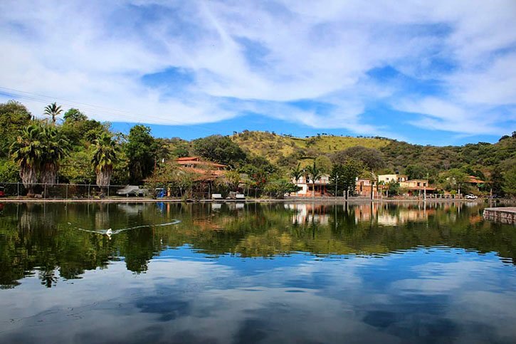 Laguna de Yerbabuena en el Pueblo Mágico Mascota en Jalisco