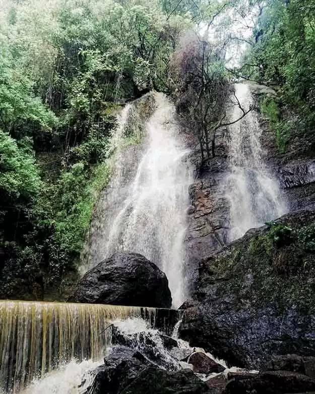 Cascada de Cacalotenango en el Pueblo Mágico Taxco de Alarcón en Guerrero