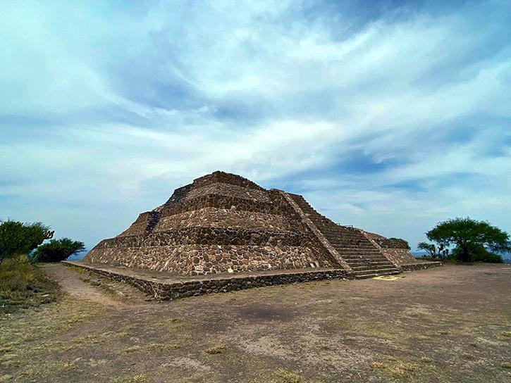 Zona Arqueológica de Pahñu en el Pueblo Mágico Tecozautla en Hidalgo