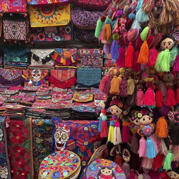 Mercado de Artesanías de La Ciudadela, el colorido mexicano
