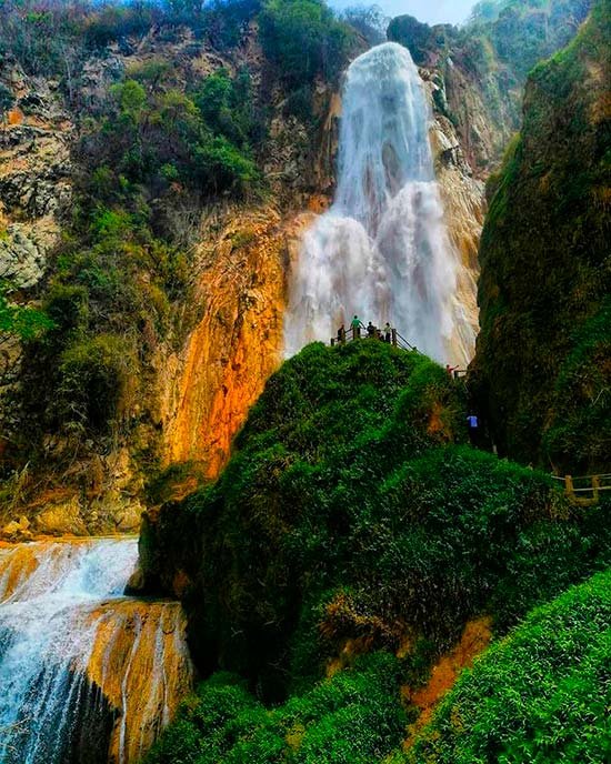 ¿Por qué visitar la cascada Velo de Novia?