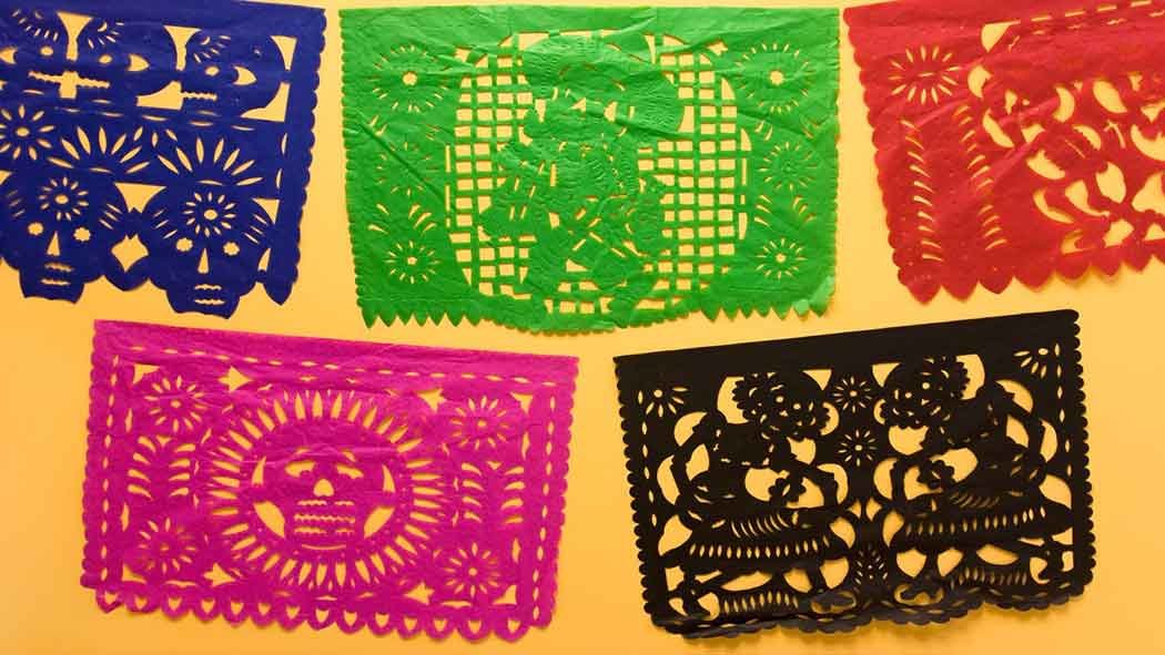 Papel picado conoce el origen y significado en el Día de Muertos