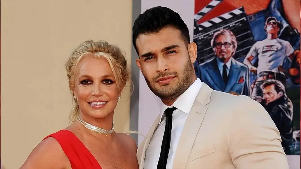 Britney Spears anuncia su compromiso con Sam Asghari