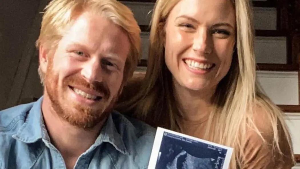 Muere la influencer Emily Mitchell a los 36 años de edad de manera repentina. Estaba embarazada de su quinto hijo.