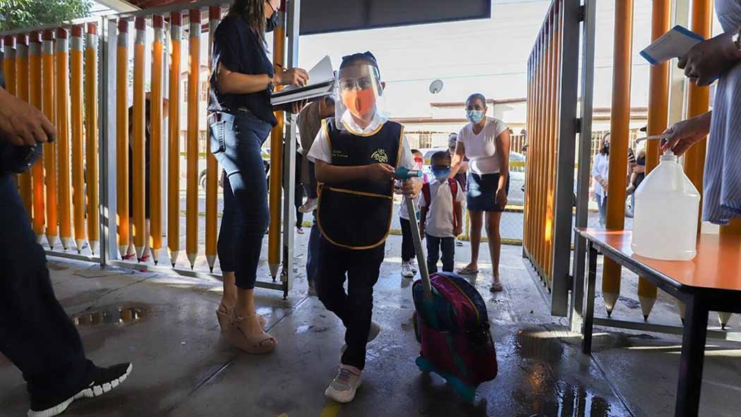 Según el calendario escolar oficial de la SEP, en septiembre el único día feriado en el que no habrá clases es el 16 de septiembre, por la celebración de la Independencia de México. Calendario escolar SEP qué días no hay clases en septiembre
