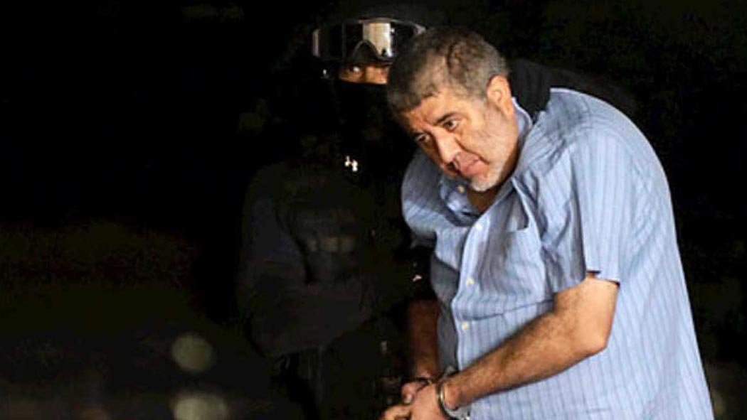 Fue sentenciado en México por delincuencia organizada, posesión de armas de fuego y llevar a cabo operaciones económicas con recursos de procedencia ilícita. Vicente Carrillo Fuentes es sentenciado a 28 años de prisión