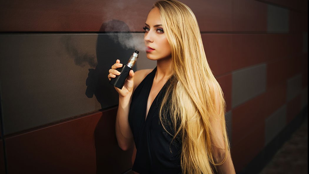 Coinciden legisladores, empresarios y activistas en regular el vapeo