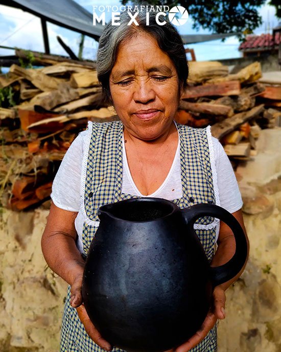 Una vasija de barro negro, una de las artesanías más distintivas de Oaxaca