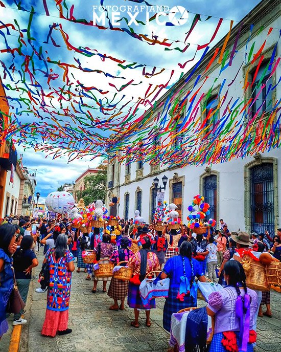 Andador Turístico Macedonio Alcalá en Oaxaca
